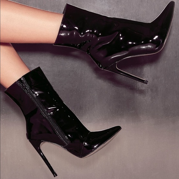 Steve Madden Shoes - Steve Madden Wagner patent black booties